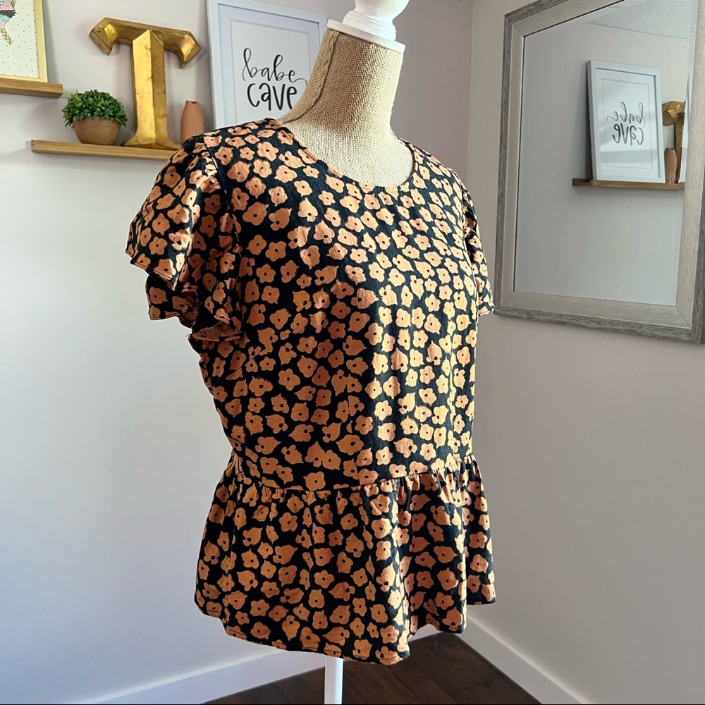 Linen Blend Ditzy Floral Leopard Print Ruffle Blouse - Picture 7 of 13